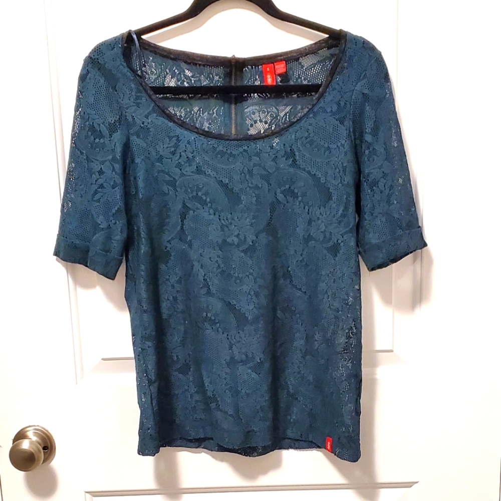 2/$39 💚🖤 deep green fitted sheer lace top